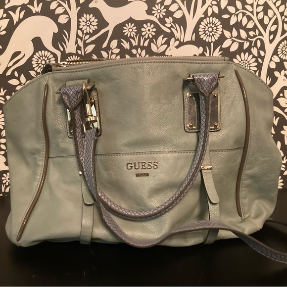 Guess Purse 16” x 10” - Picture 1 of 2